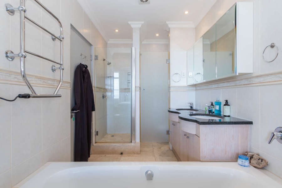 To Let 2 Bedroom Property for Rent in Mouille Point Western Cape